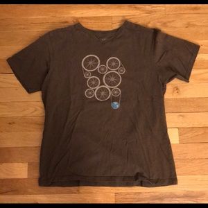 Medium Patagonia men’s brown v-neck T-shirt